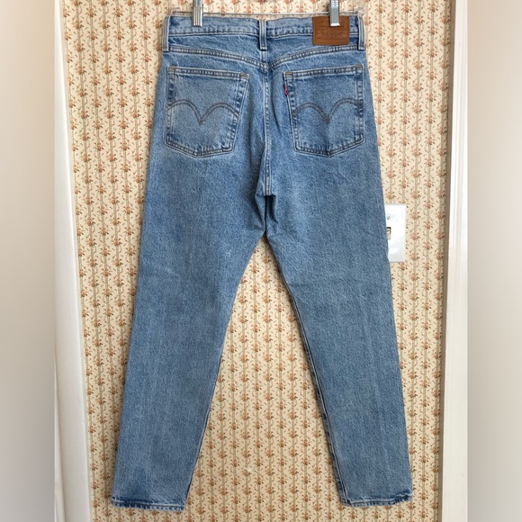 Levi’s Wedgie Rigid Denim Light Wash Tapered Jeans | 27 - Picture 3 of 5